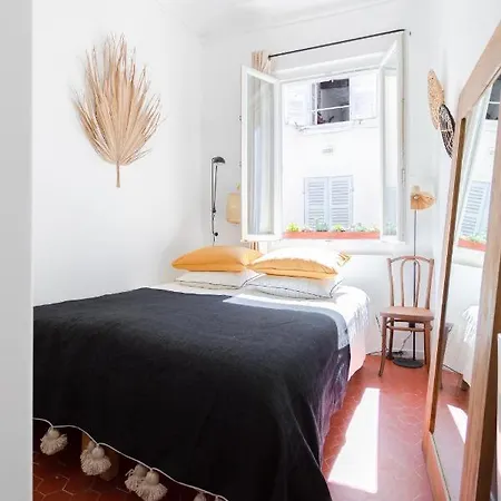 Appartement Grand T3 - 300m De La - Clim